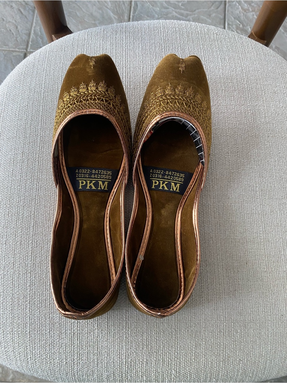 Women's Embroidered Olive Brown Velvet Flats/khusa